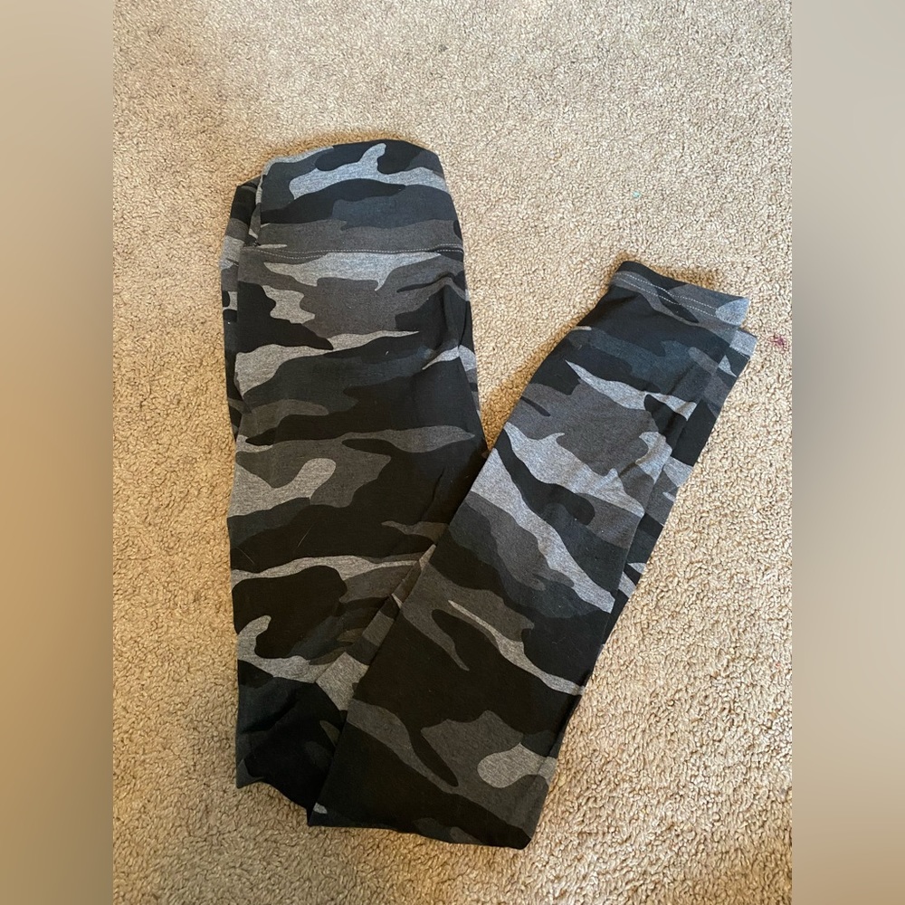 Garage camo leggings